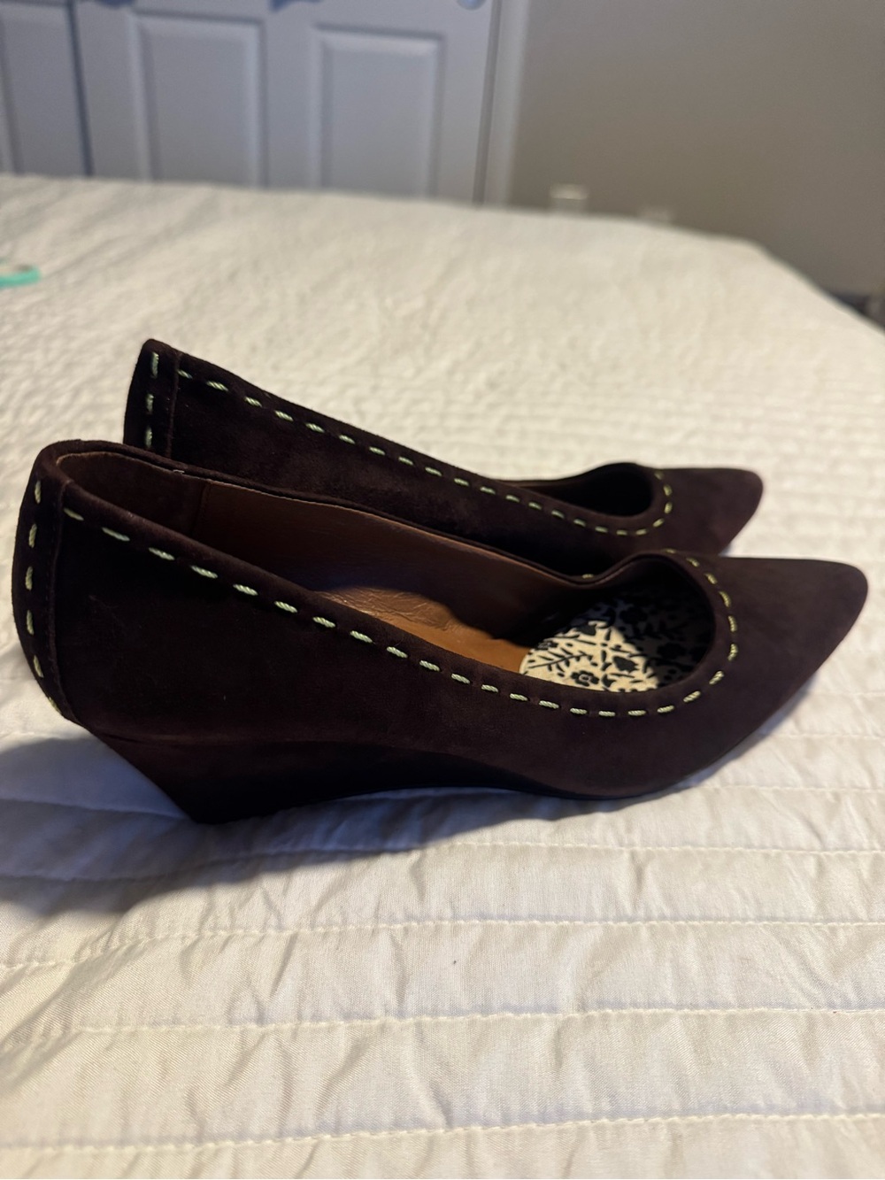 donald j pliner brown suede leather pointed toe wedge pumps size 7.5 m